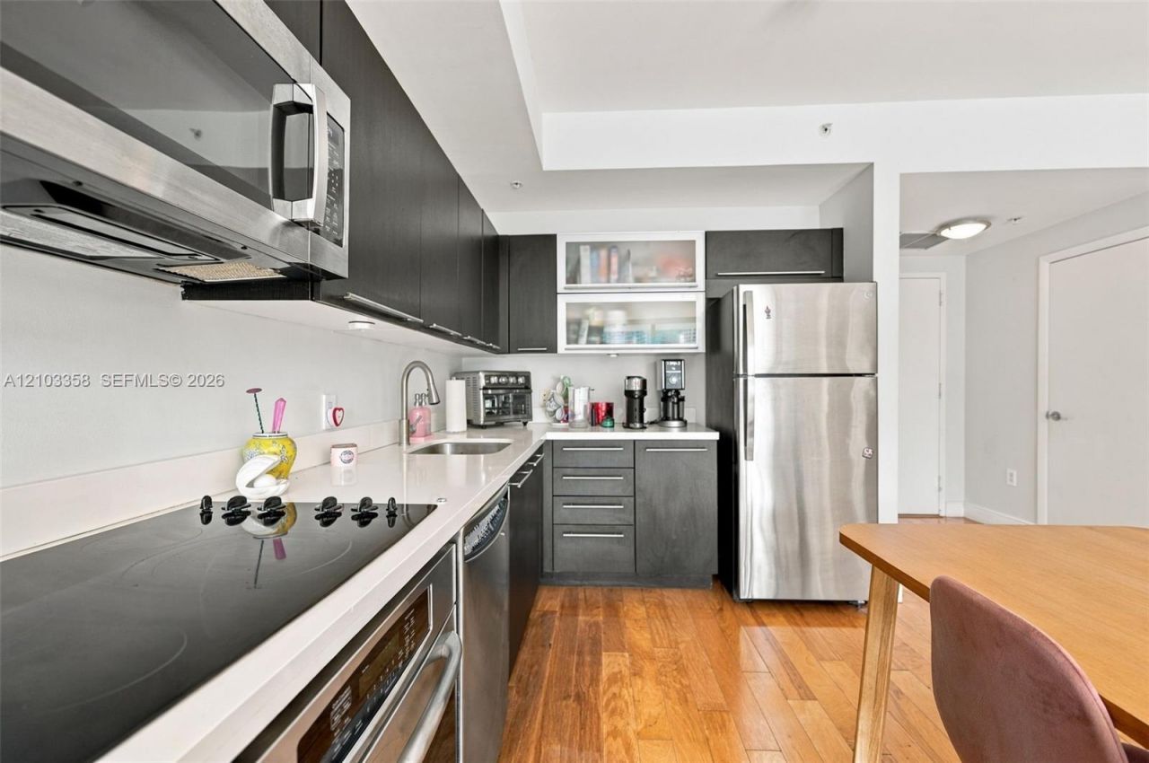 90 SW 3rd St , Unit 2014, Miami, FL 33130 Photo