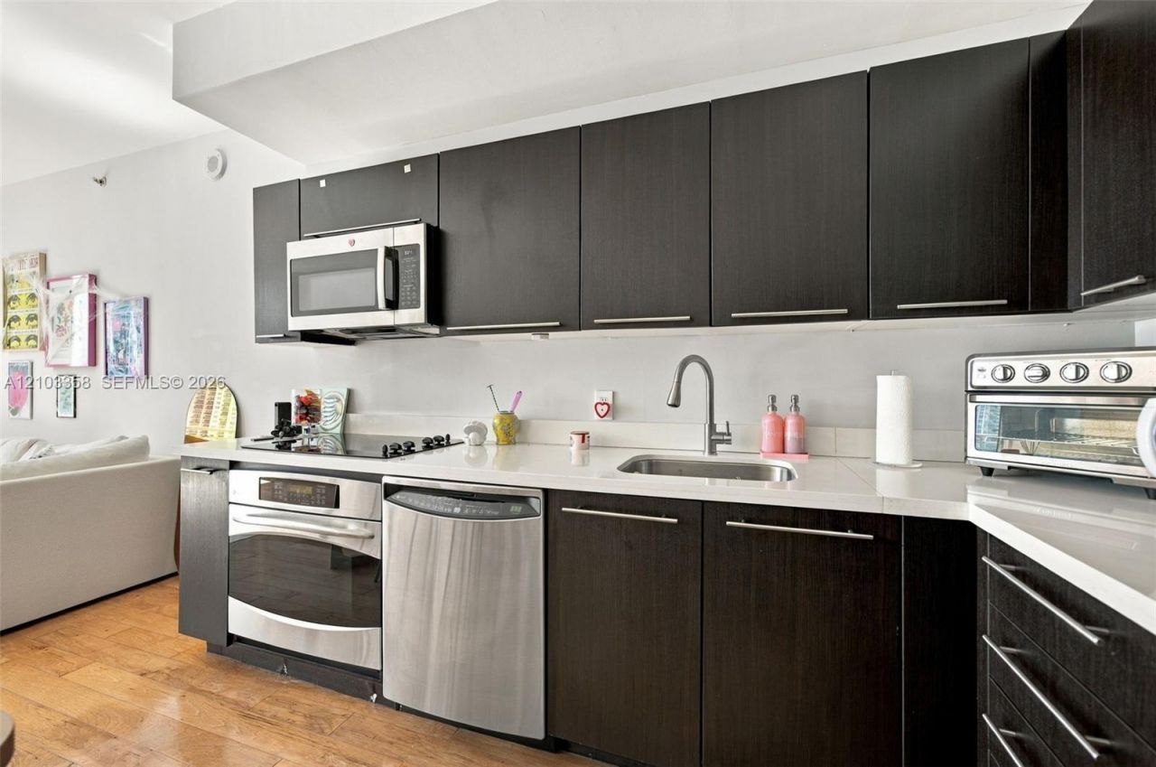 90 SW 3rd St , Unit 2014, Miami, FL 33130 Photo