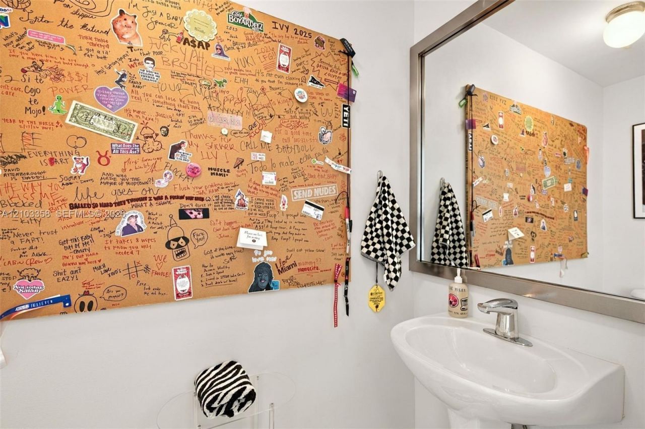 90 SW 3rd St , Unit 2014, Miami, FL 33130 Photo