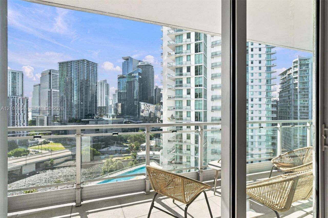 90 SW 3rd St , Unit 2014, Miami, FL 33130 Photo