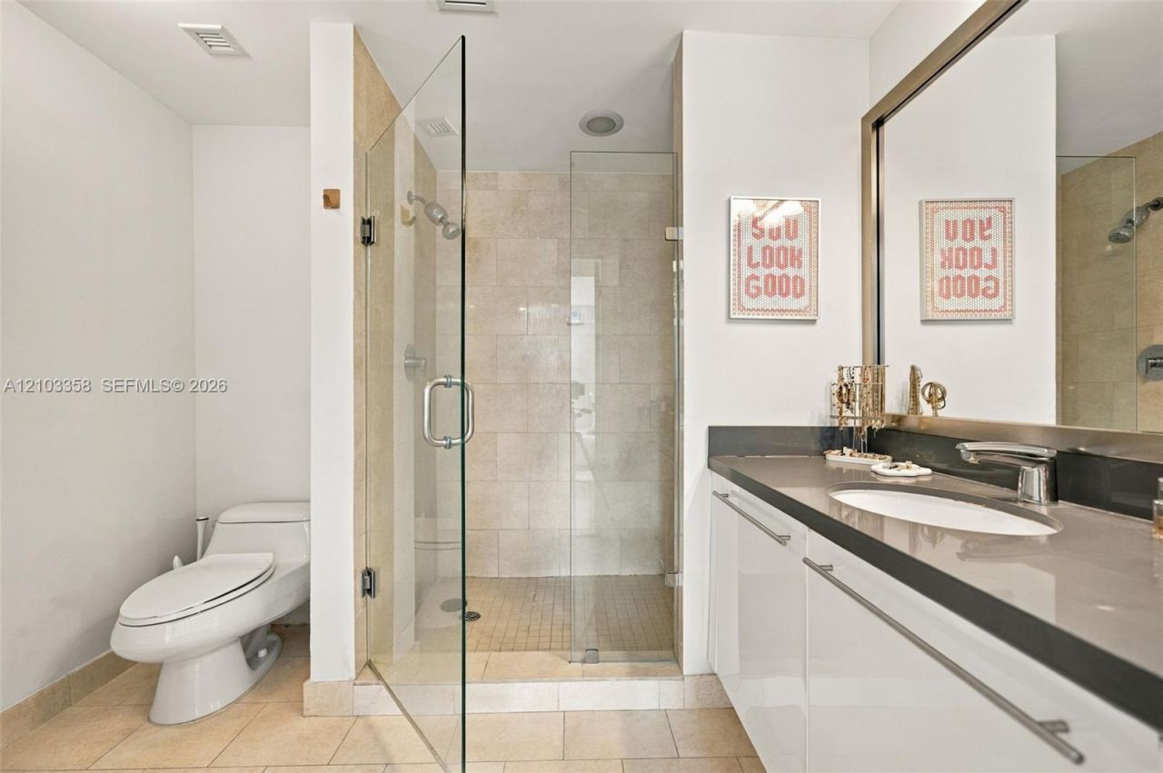 90 SW 3rd St , Unit 2014, Miami, FL 33130 Photo