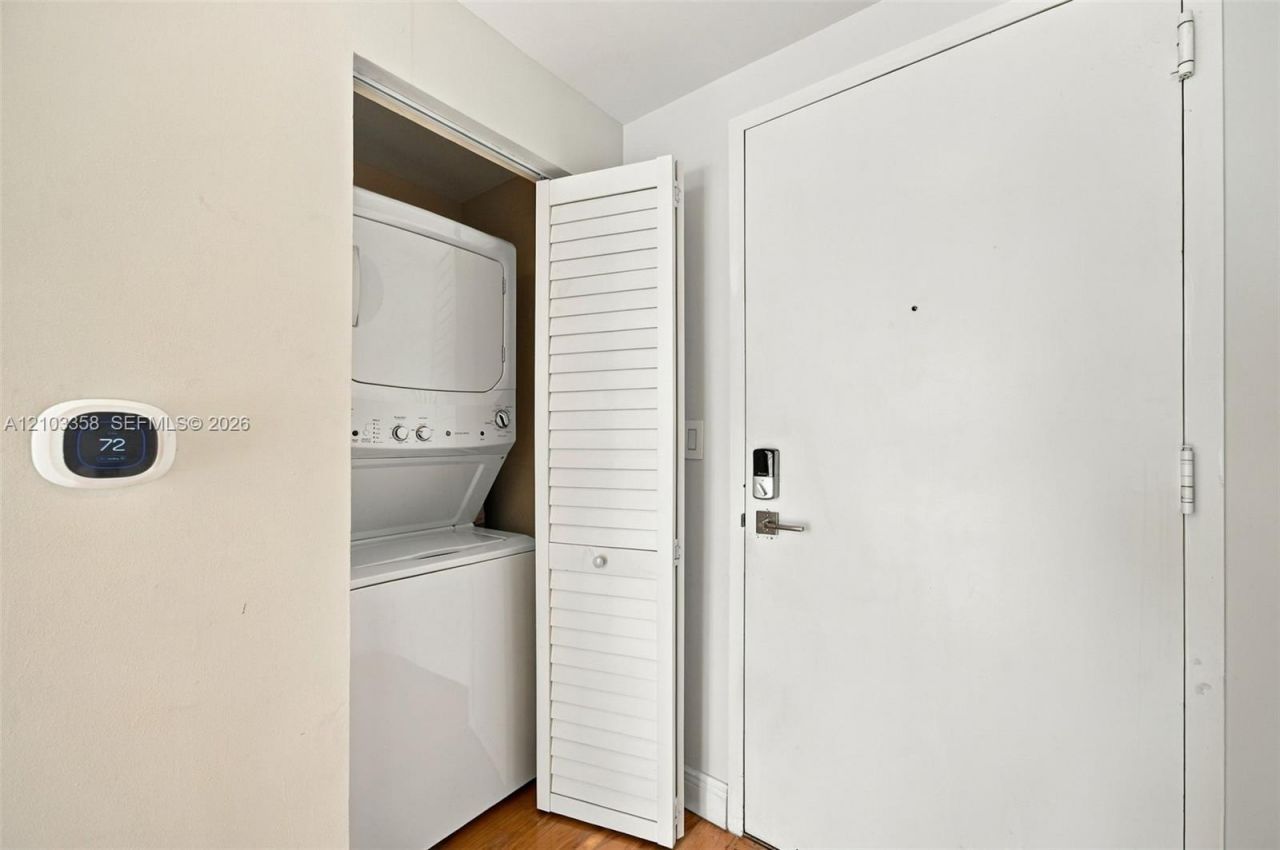 90 SW 3rd St , Unit 2014, Miami, FL 33130 Photo