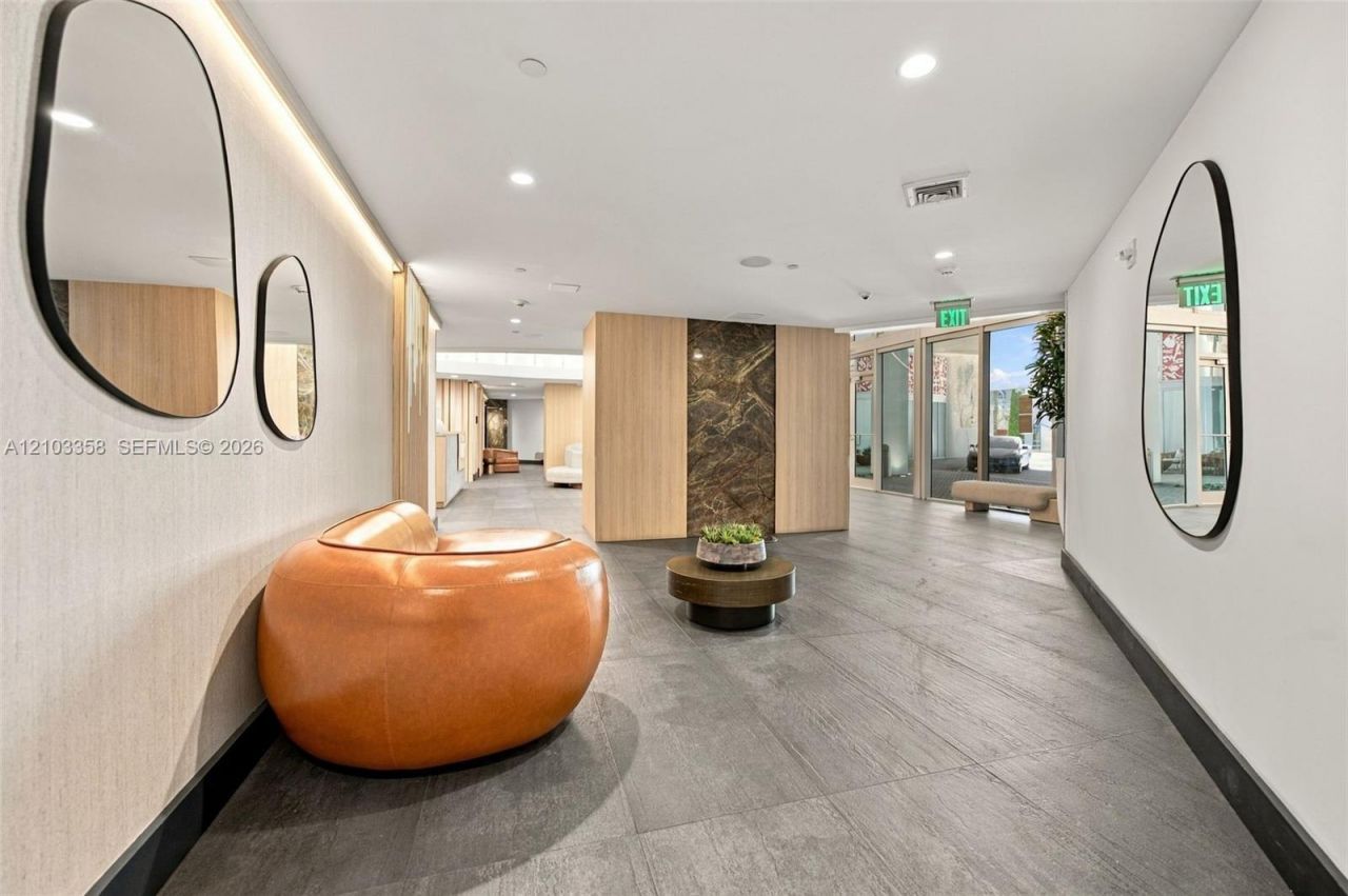 90 SW 3rd St , Unit 2014, Miami, FL 33130 Photo