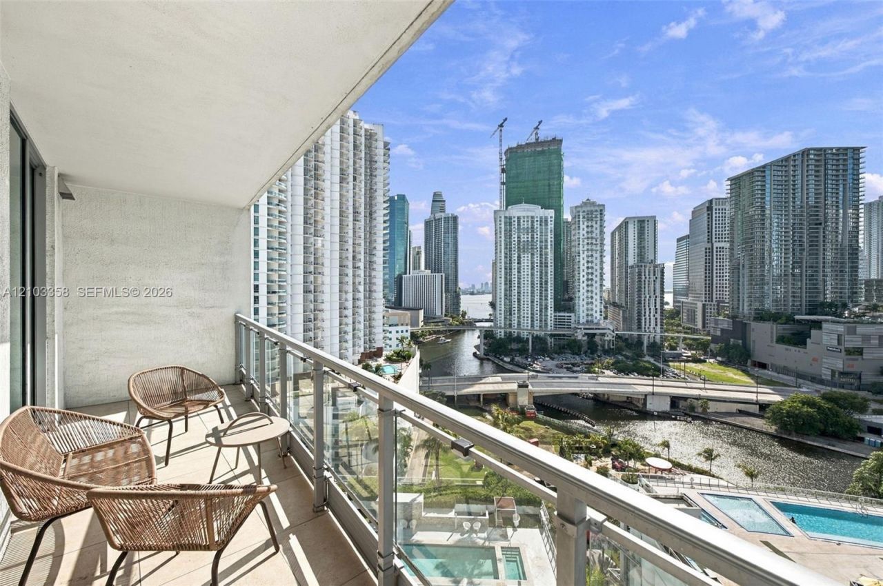 90 SW 3rd St , Unit 2014, Miami, FL 33130 Photo