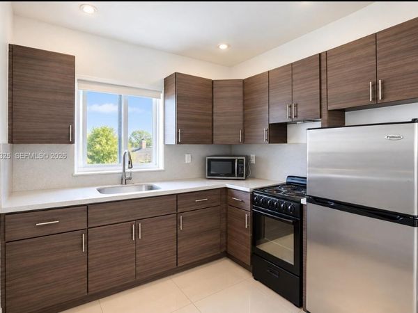 560 NE 67th St , Unit 4, Miami, FL 33138