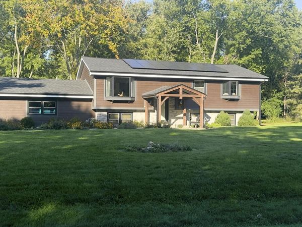 W330N5515 Linden Cir. E CIRCLE, Nashotah, WI 53058