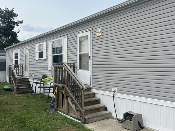 71 Southbrook Street SE, Grand Rapids, MI 49548