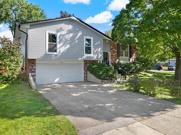 8119 Eastwood Lane , Woodridge, IL 60517