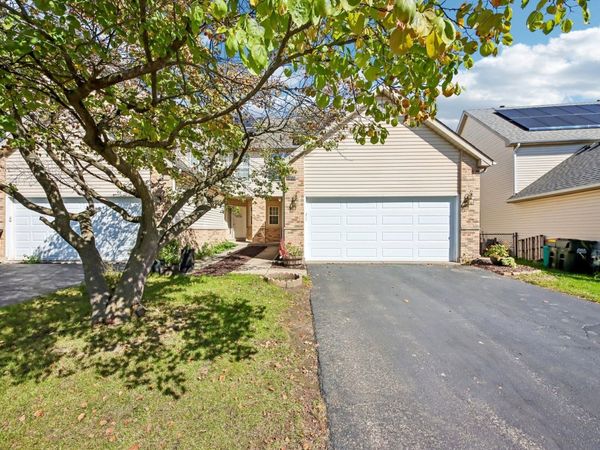 1084 Viewpoint Drive , Lake In The Hills, IL 60156