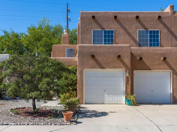 635 Reeves Place SW, Los Lunas, NM 87031