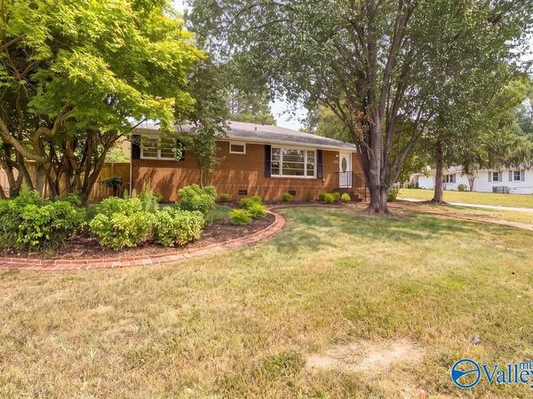 2100 Stanhope Drive NE, Huntsville, AL 35811