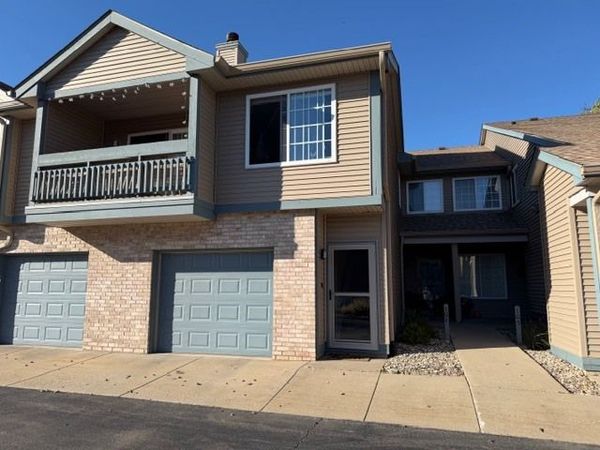 2404 Windward Boulevard, Unit 104, Champaign, IL 61821