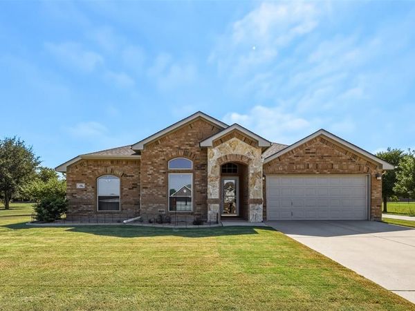 156 Creekwood Ranch Road, Azle, TX 76020