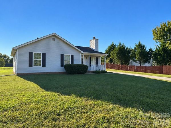 1302 Eagles Landing Drive , Charlotte, NC 28214
