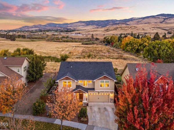 425 W Nevada Street, Ashland, OR 97520