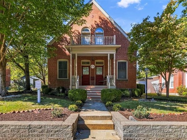 711 N 5th Street, St Charles, MO 63301
