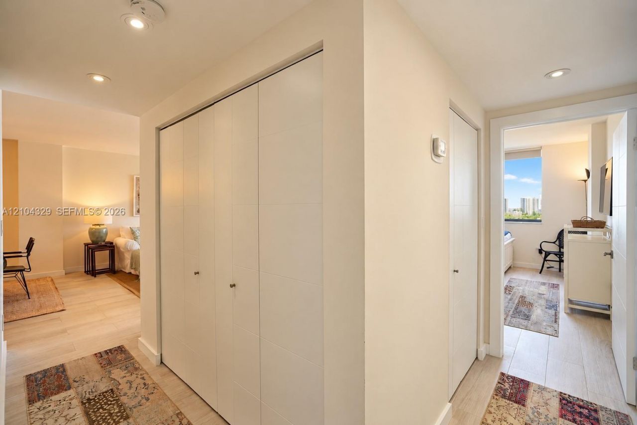 500 Bayview Dr , Unit 1123, Sunny Isles Beach, FL 33160 Photo
