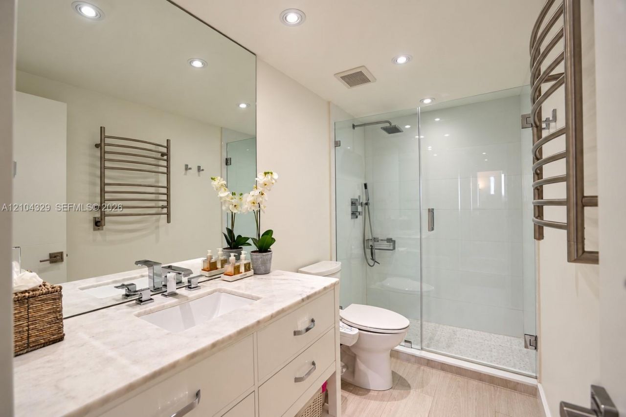 500 Bayview Dr , Unit 1123, Sunny Isles Beach, FL 33160 Photo