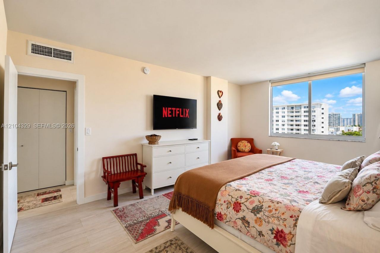 500 Bayview Dr , Unit 1123, Sunny Isles Beach, FL 33160 Photo