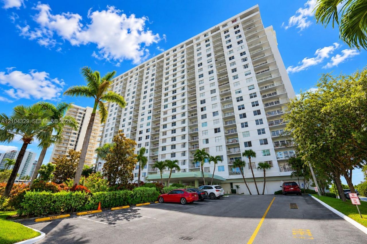 500 Bayview Dr , Unit 1123, Sunny Isles Beach, FL 33160 Photo