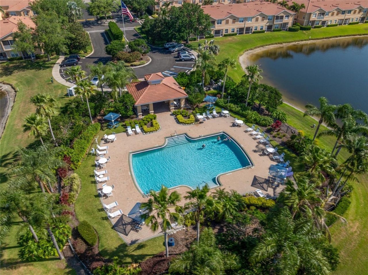 3707 Parkridge Circle, Unit 7-106, Sarasota, FL 34243 Photo