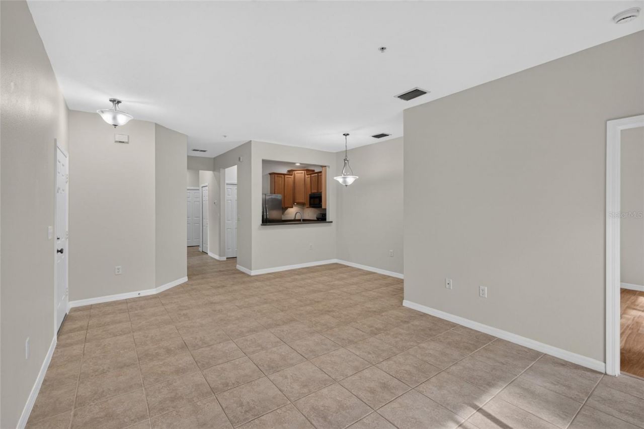 3707 Parkridge Circle, Unit 7-106, Sarasota, FL 34243 Photo