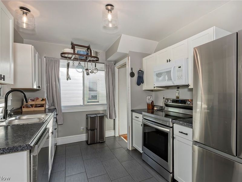 3854 Brookside Boulevard, Cleveland, OH 44111 Photo 15