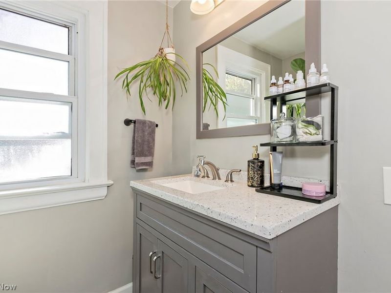 3854 Brookside Boulevard, Cleveland, OH 44111 Photo 24