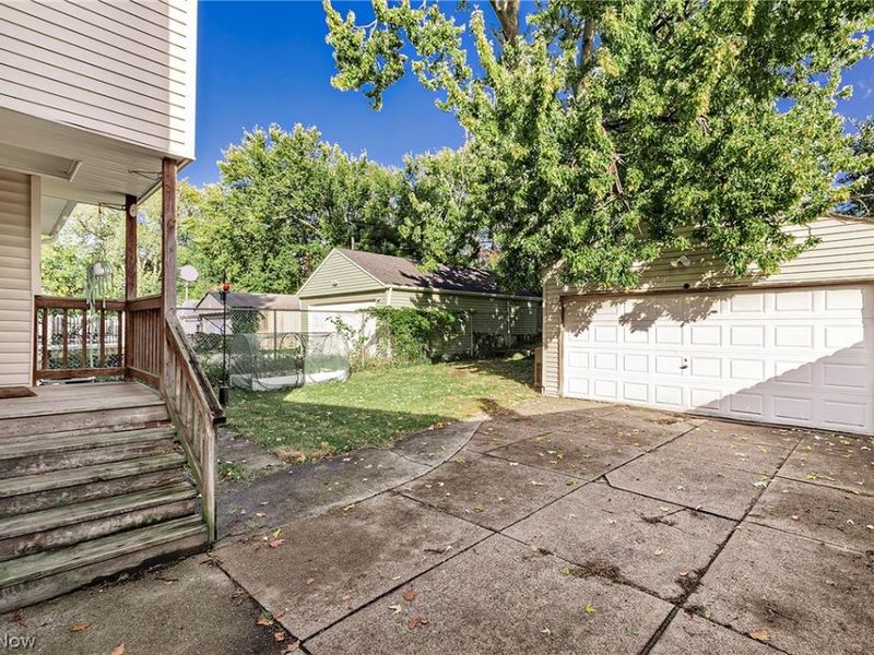 3854 Brookside Boulevard, Cleveland, OH 44111 Photo 33