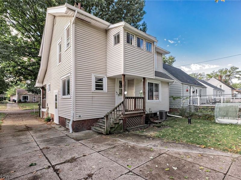 3854 Brookside Boulevard, Cleveland, OH 44111 Photo 37