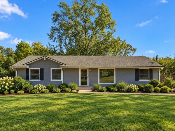 106 Cedarcrest Dr , Hendersonville, TN 37075