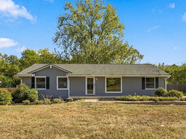 106 Cedarcrest Dr , Hendersonville, TN 37075