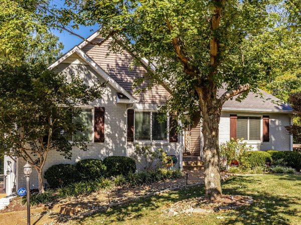 307 Dorris Ct , Hendersonville, TN 37075