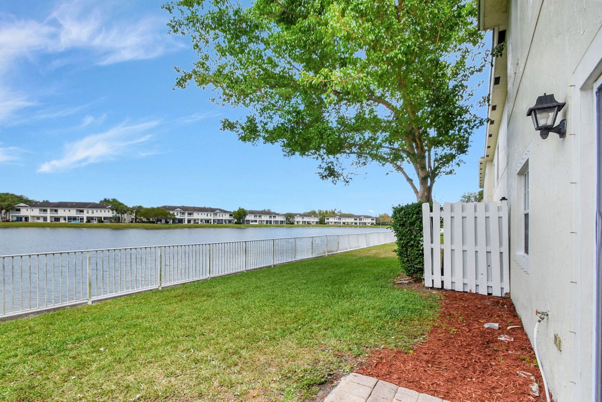 4102 Emerald Vista, Unit 4102, Lake Worth, FL 33461 Photo