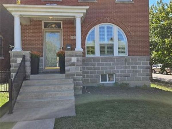 2936 Henrietta, St Louis, MO 63104
