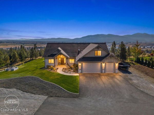 18609 W Palomar Dr, Hauser, ID 83854
