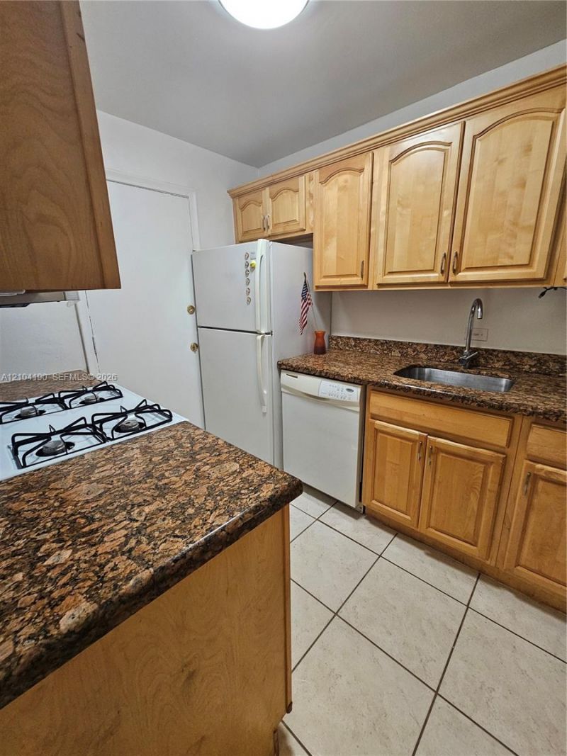 6900 N Kendall Dr , Unit A102, Pinecrest, FL 33156 Photo