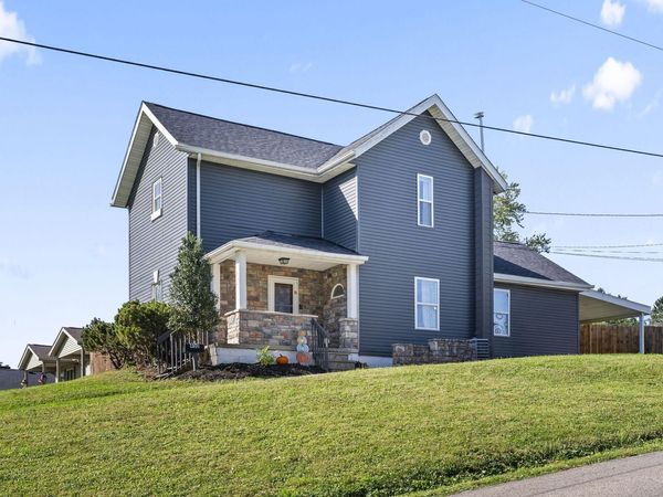 450 Ridge Avenue , Newark, OH 43055