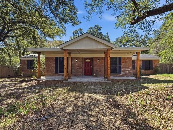 1004 Lakeview Drive, Joshua, TX 76058