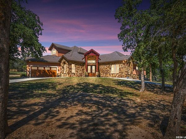 507 ENCHANTED OAK DR, La Vernia, TX 78121