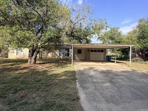 119 LOW MEADOW DR, Pleasanton, TX 78064