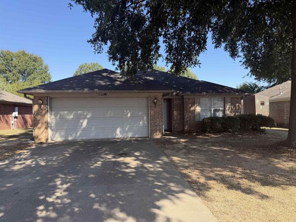 1760 Monaco Dr, Conway, AR 72034