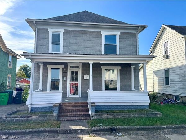717 S South Lawn Avenue , Coshocton, OH 43812
