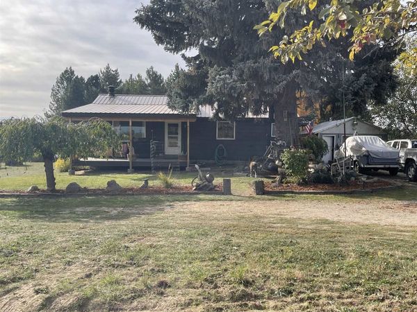 8712 E Greenbluff Rd, Colbert, WA 99005