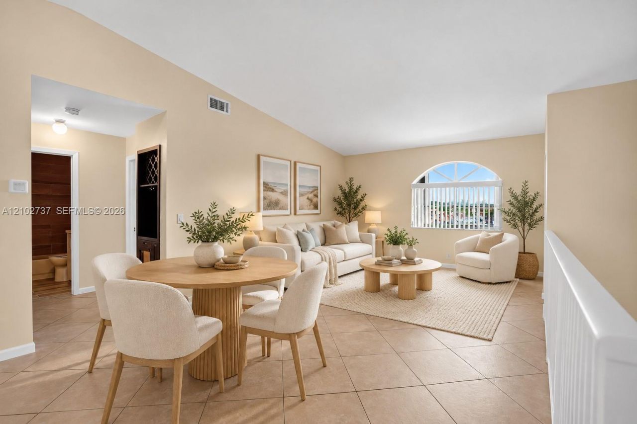 6989 W 36th Ave , Unit 202, Hialeah, FL 33018 Photo