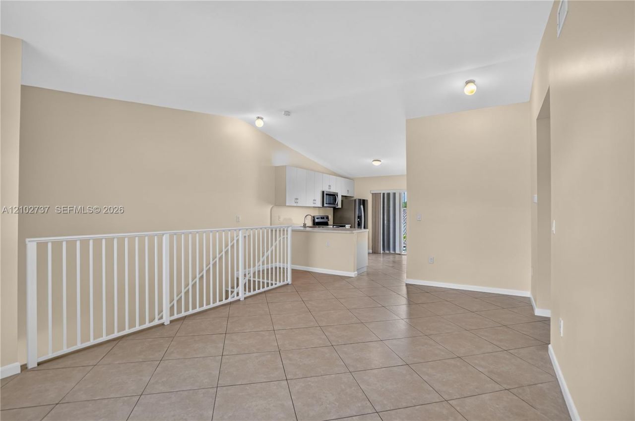 6989 W 36th Ave , Unit 202, Hialeah, FL 33018 Photo