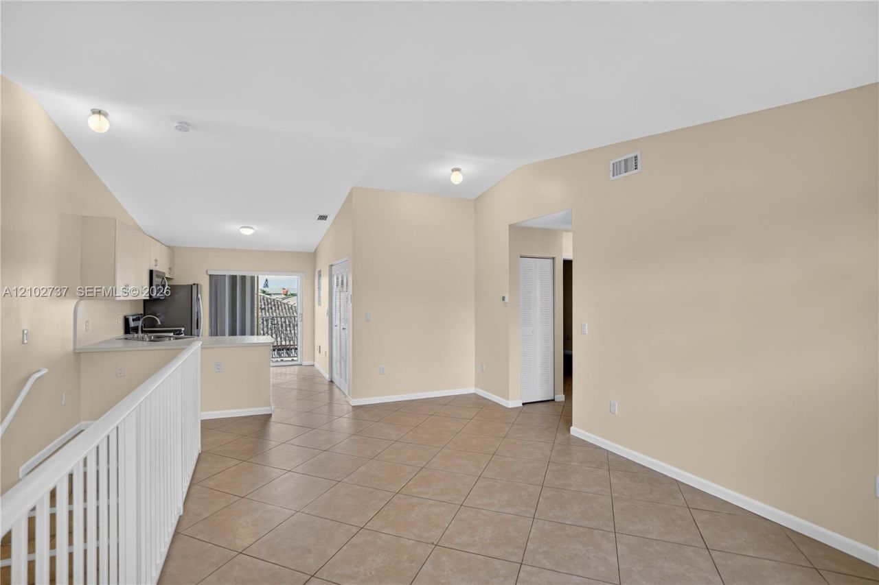 6989 W 36th Ave , Unit 202, Hialeah, FL 33018 Photo
