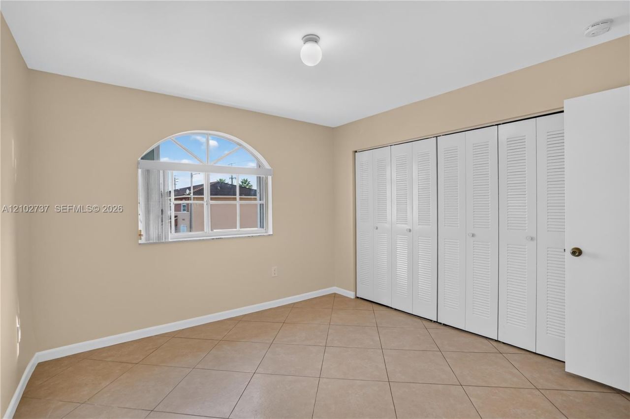 6989 W 36th Ave , Unit 202, Hialeah, FL 33018 Photo