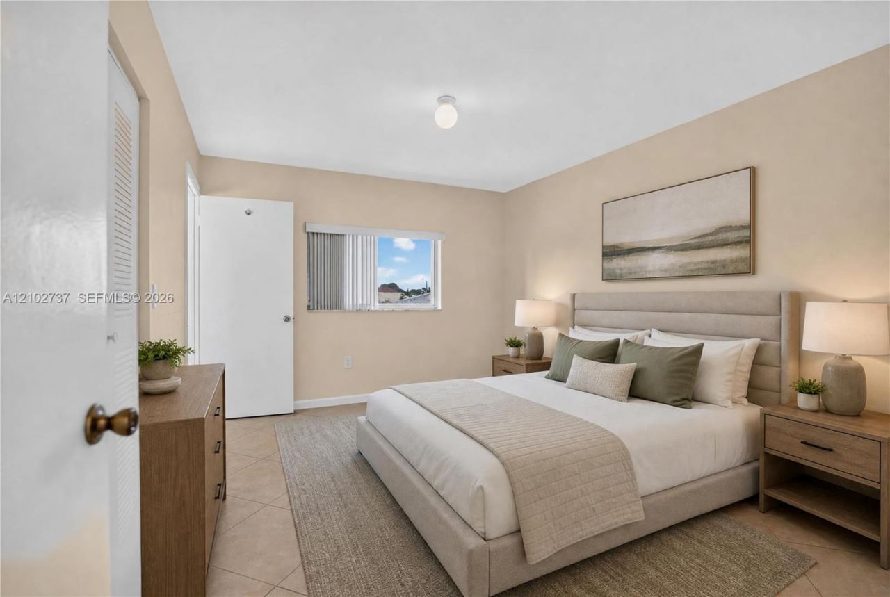 6989 W 36th Ave , Unit 202, Hialeah, FL 33018 Photo