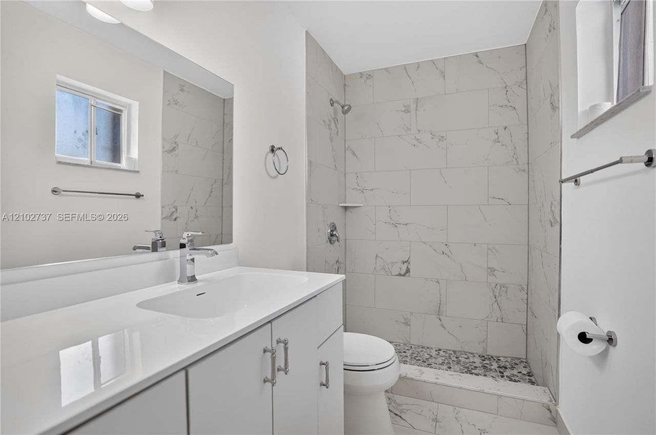 6989 W 36th Ave , Unit 202, Hialeah, FL 33018 Photo